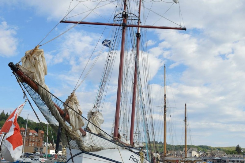 Zeilen in Schotland Flying Dutchman afvaart haven Oban