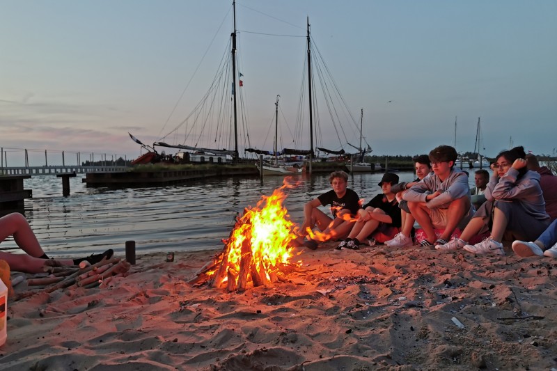 kampvuur jongerenreis hester sailing